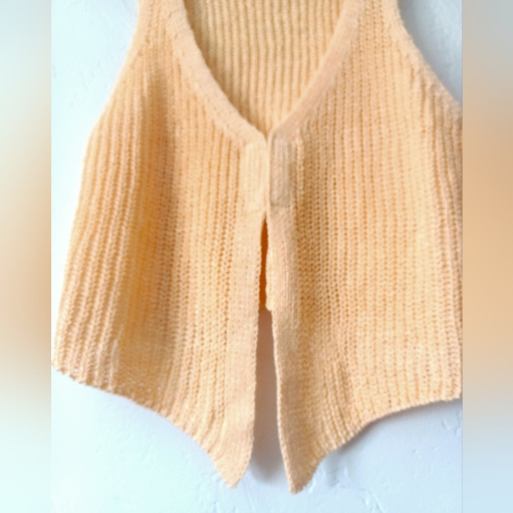 Edit By Nine Peach Knit Sleeveless Top/Vest - Picture 5 of 9